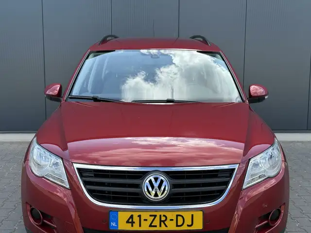 Volkswagen Tiguan view 14