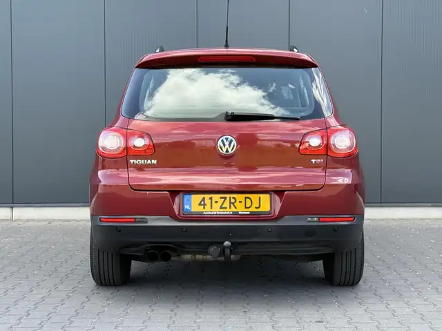 Volkswagen Tiguan view 8