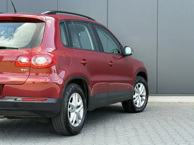 Volkswagen Tiguan view 5