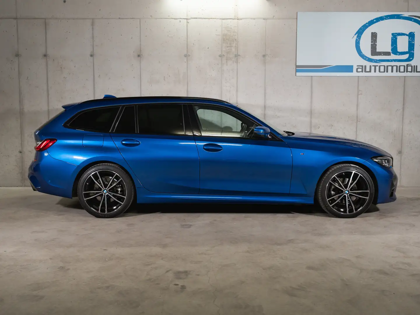 BMW 320 320 d xDrive M Sport **PANORAMA*LEDER*RFK*LED** Blau - 2