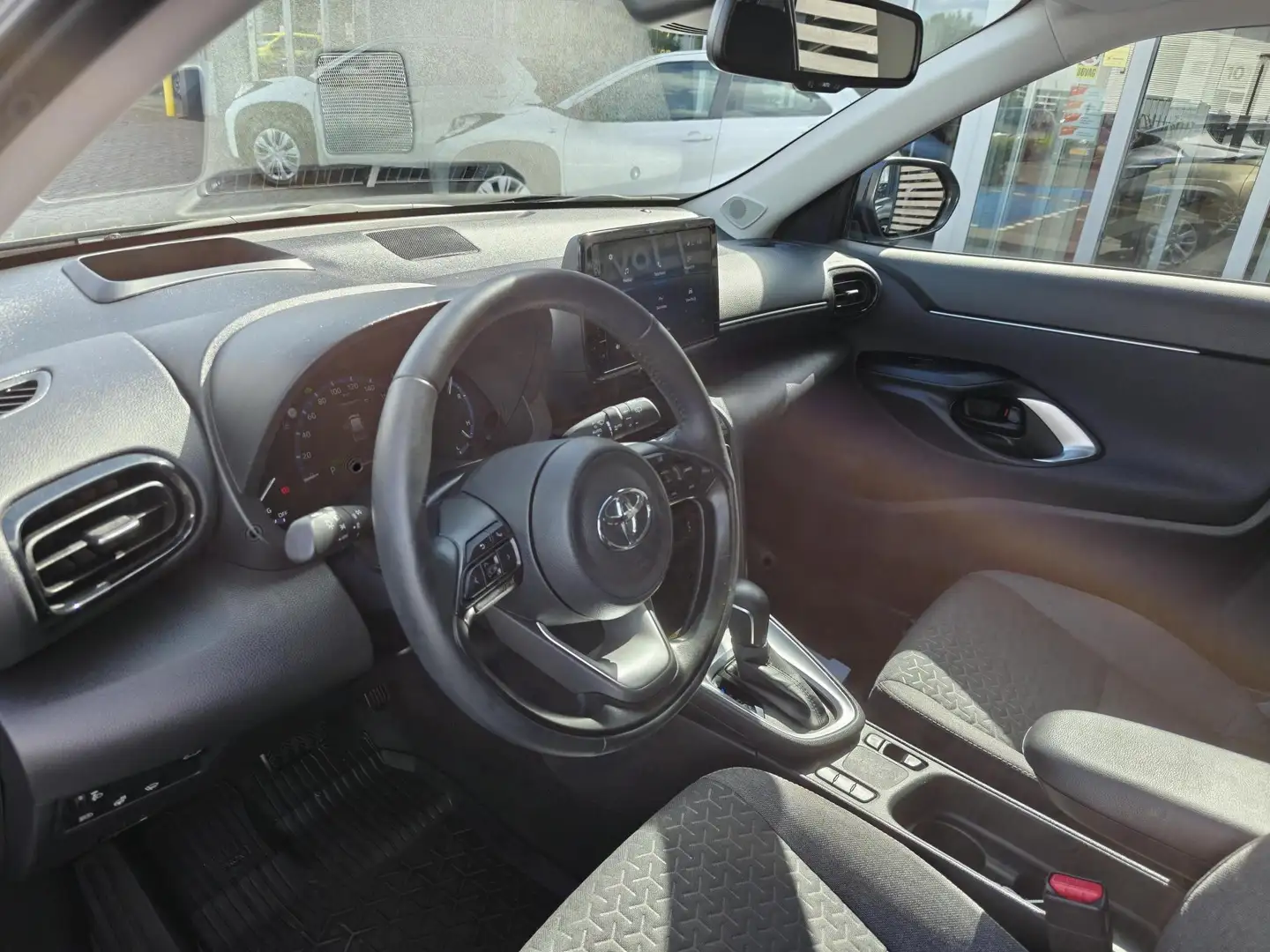 Toyota Yaris Cross 1.5 Hybrid 115 HEAD-UP STOEL/STUURVERW DRAADLOOS K Groen - 2