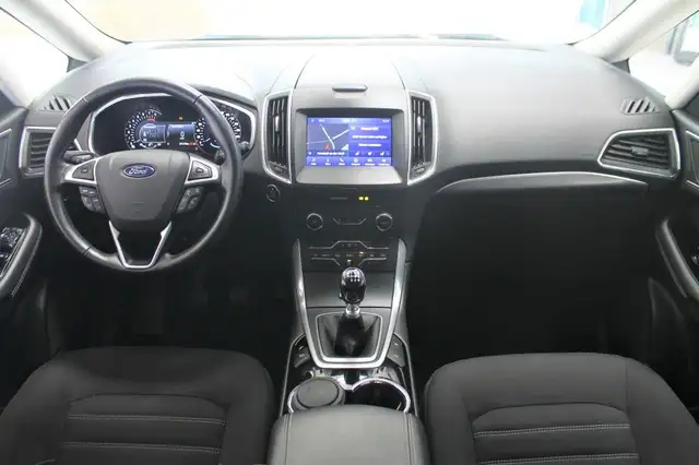 Ford Galaxy view 12