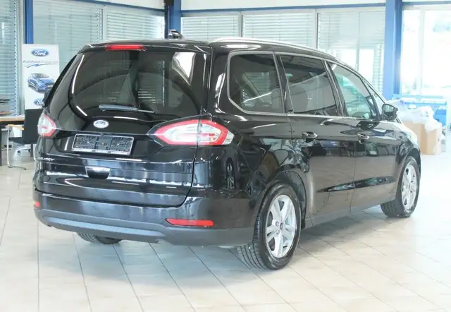 Ford Galaxy view 5