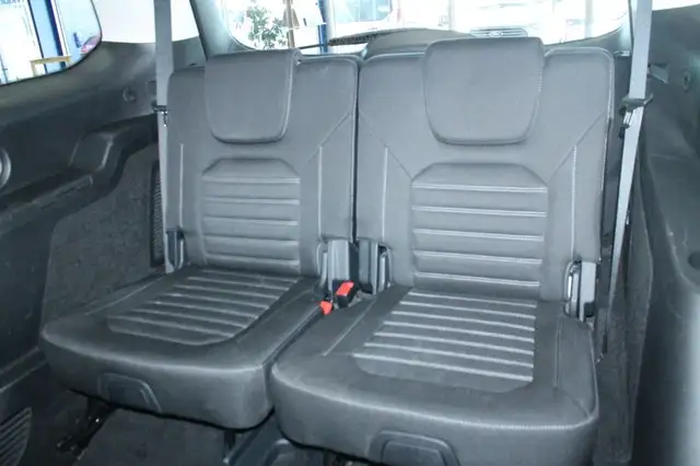 Ford Galaxy view 11