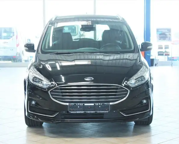 Ford Galaxy view 2