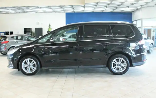 Ford Galaxy view 3