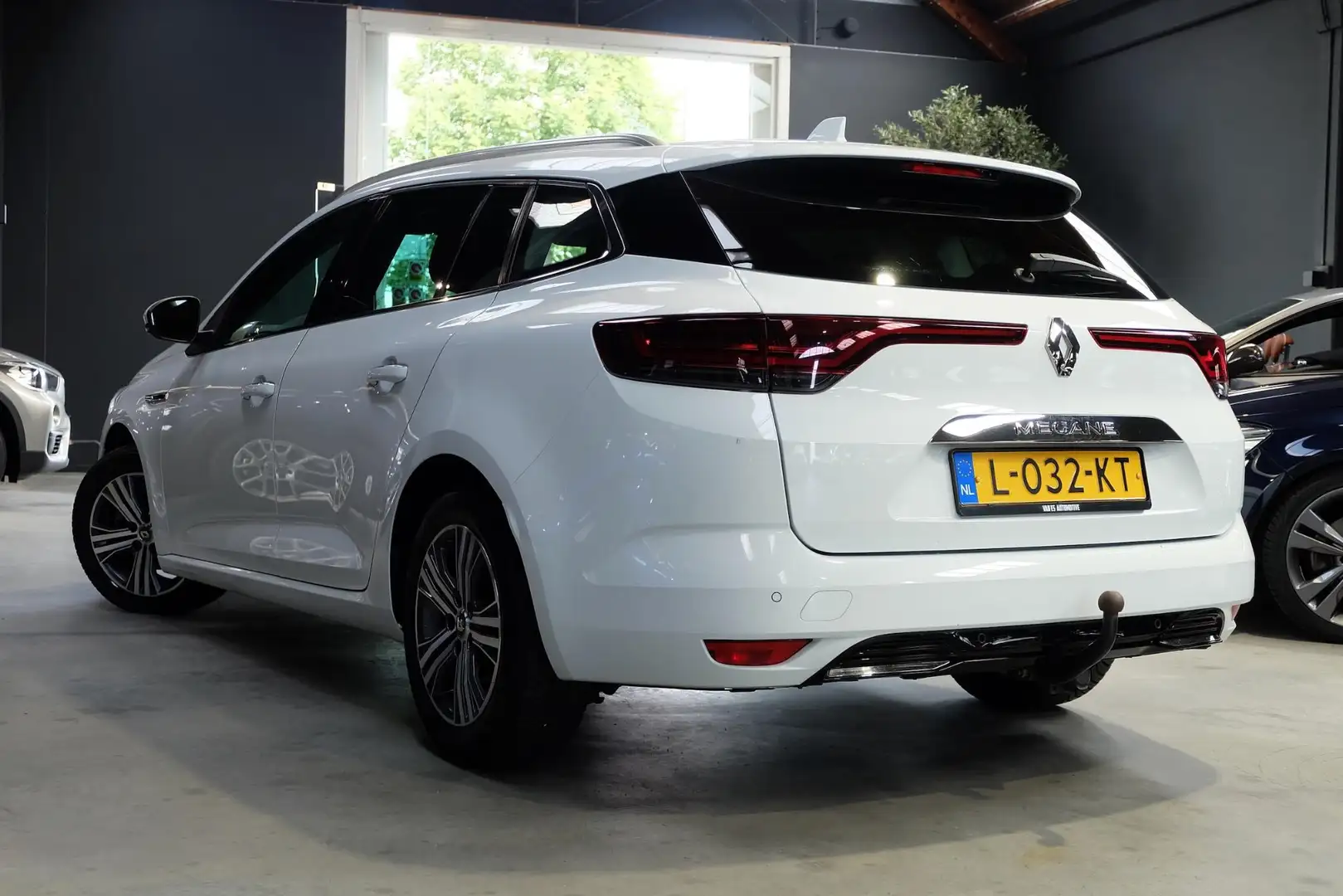 Renault Megane Estate 1.3 TCe Intens / Facelift / Trekhaak / NL's Blanc - 2