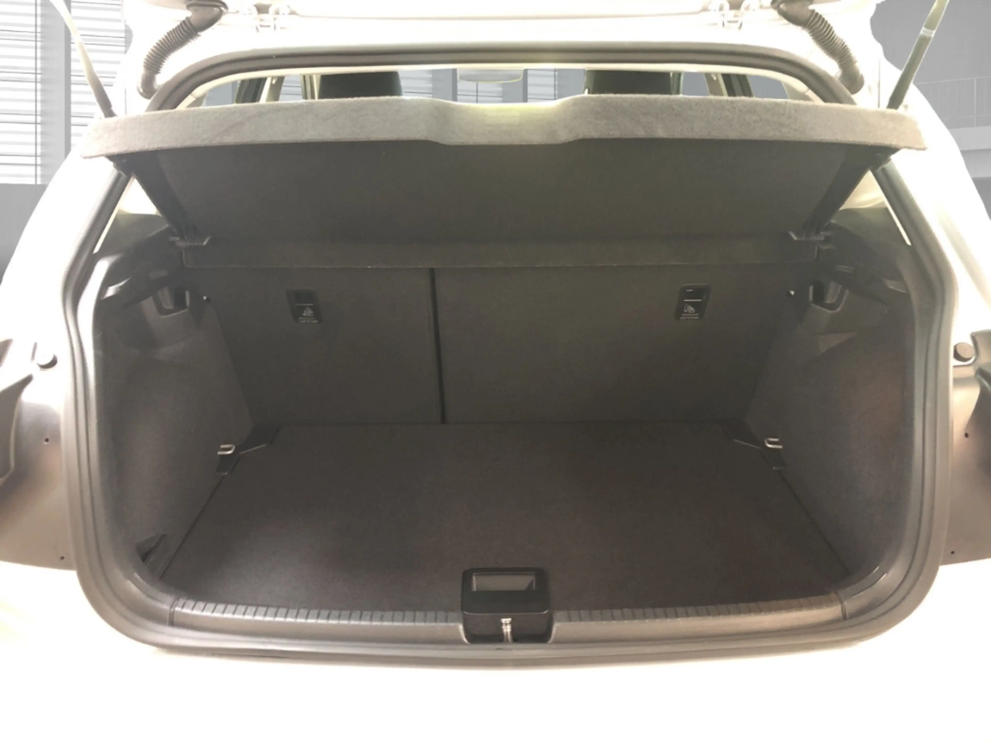 Volkswagen Polo Style 1.0 TSI DSG AHK-abnehmbar Navi Digitales Coc — photo 11
