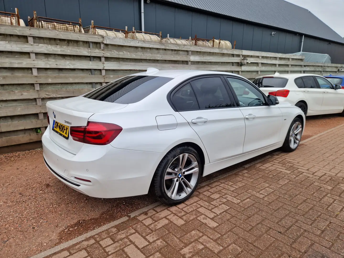 BMW 318 3-serie 318i Sports-line Executive Automaat Wit - 2