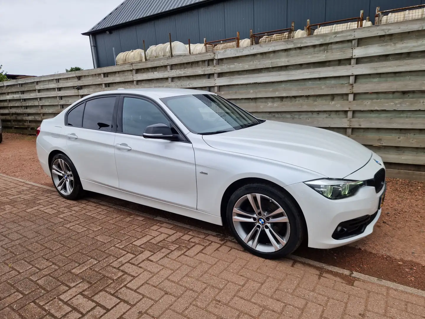 BMW 318 3-serie 318i Sports-line Executive Automaat Wit - 1