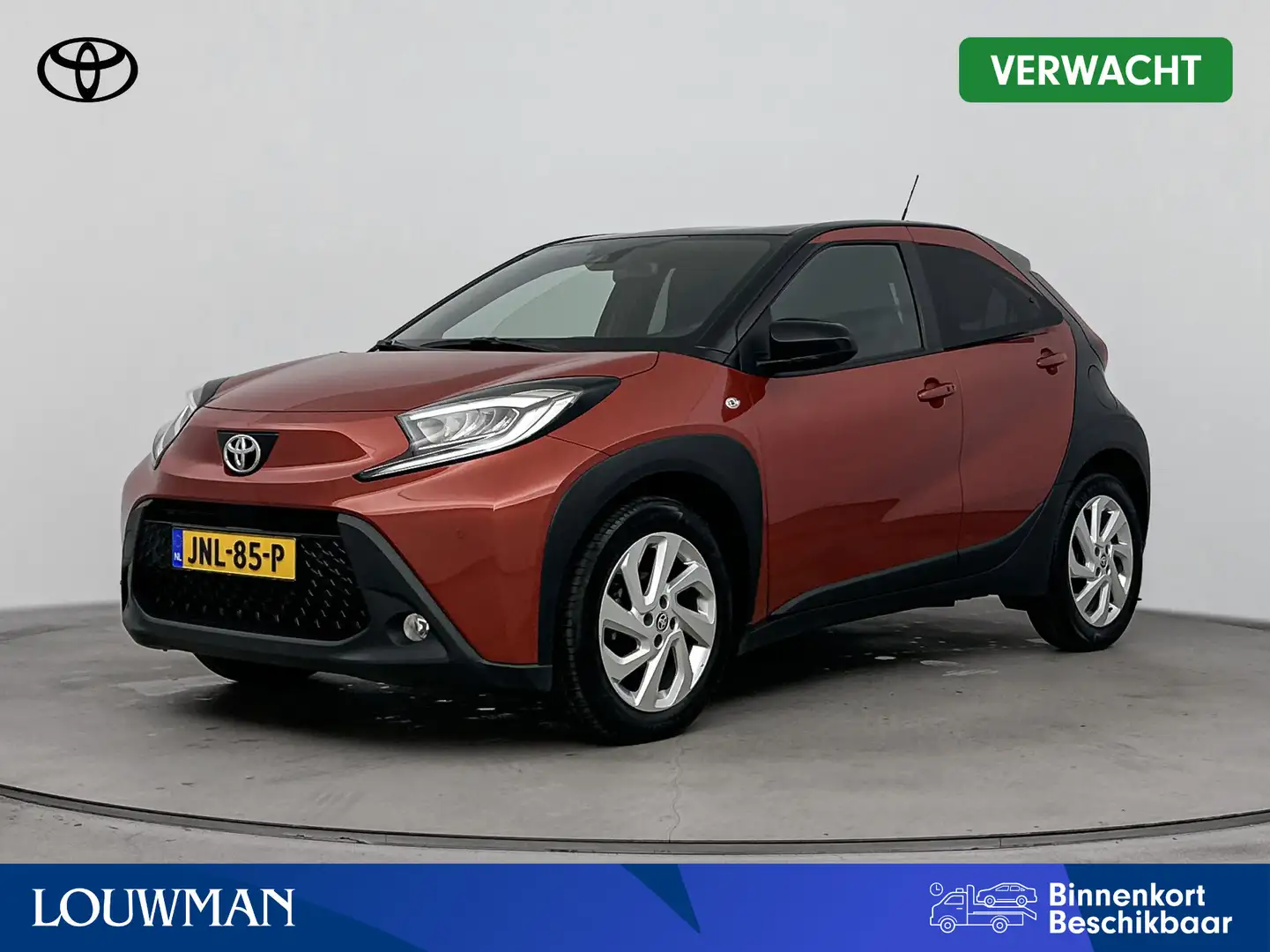 Toyota Aygo X 1.0 VVT-i S-CVT Envy Limited | Automaat | Stoelver Rood - 1