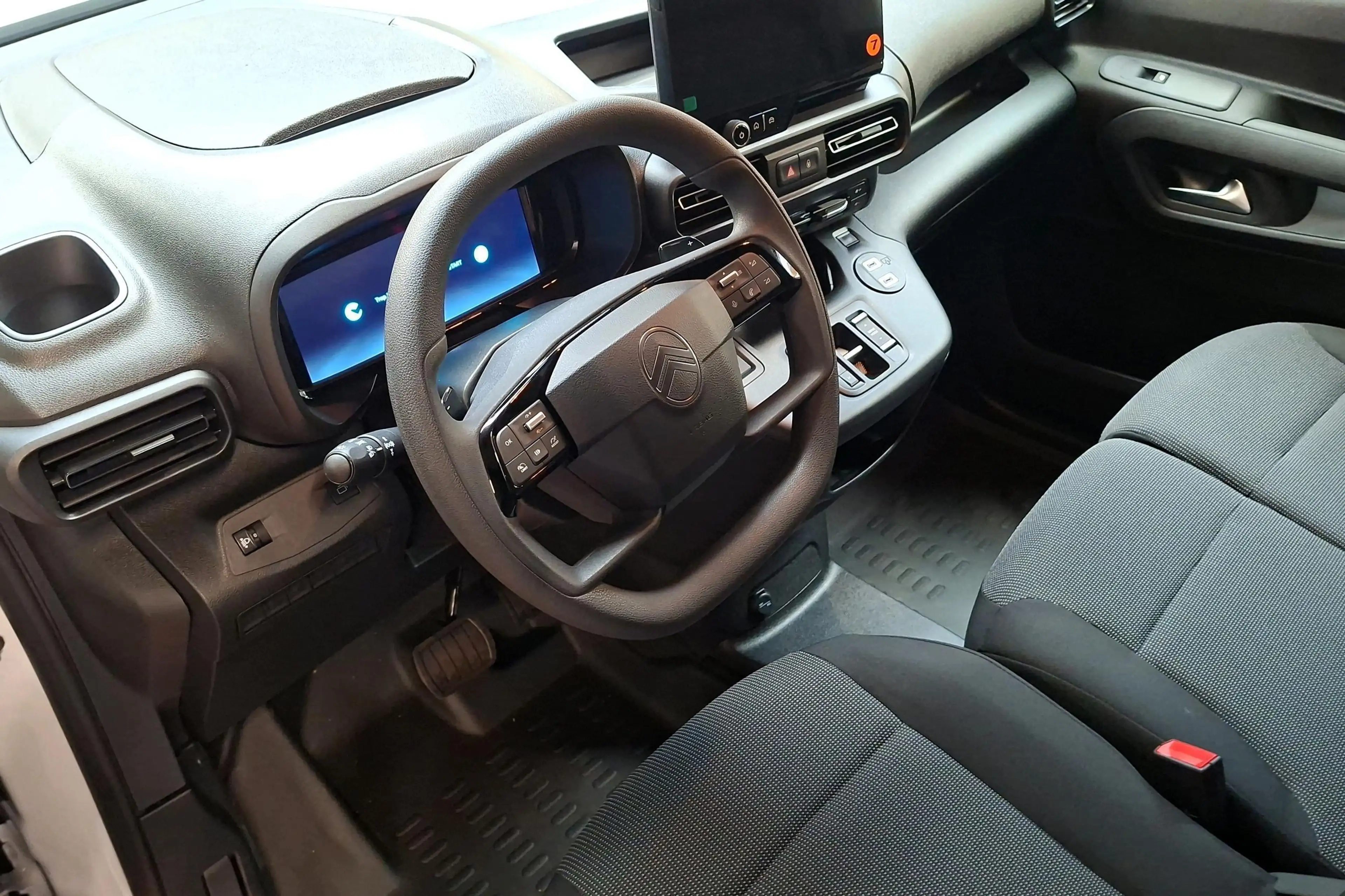 Citroen Berlingo M Diesel 130ch Automatique — photo 9