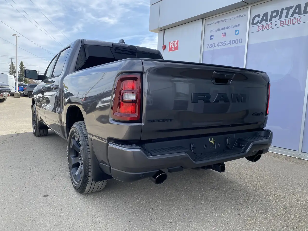 RAM 1500 снимка RAM 1500