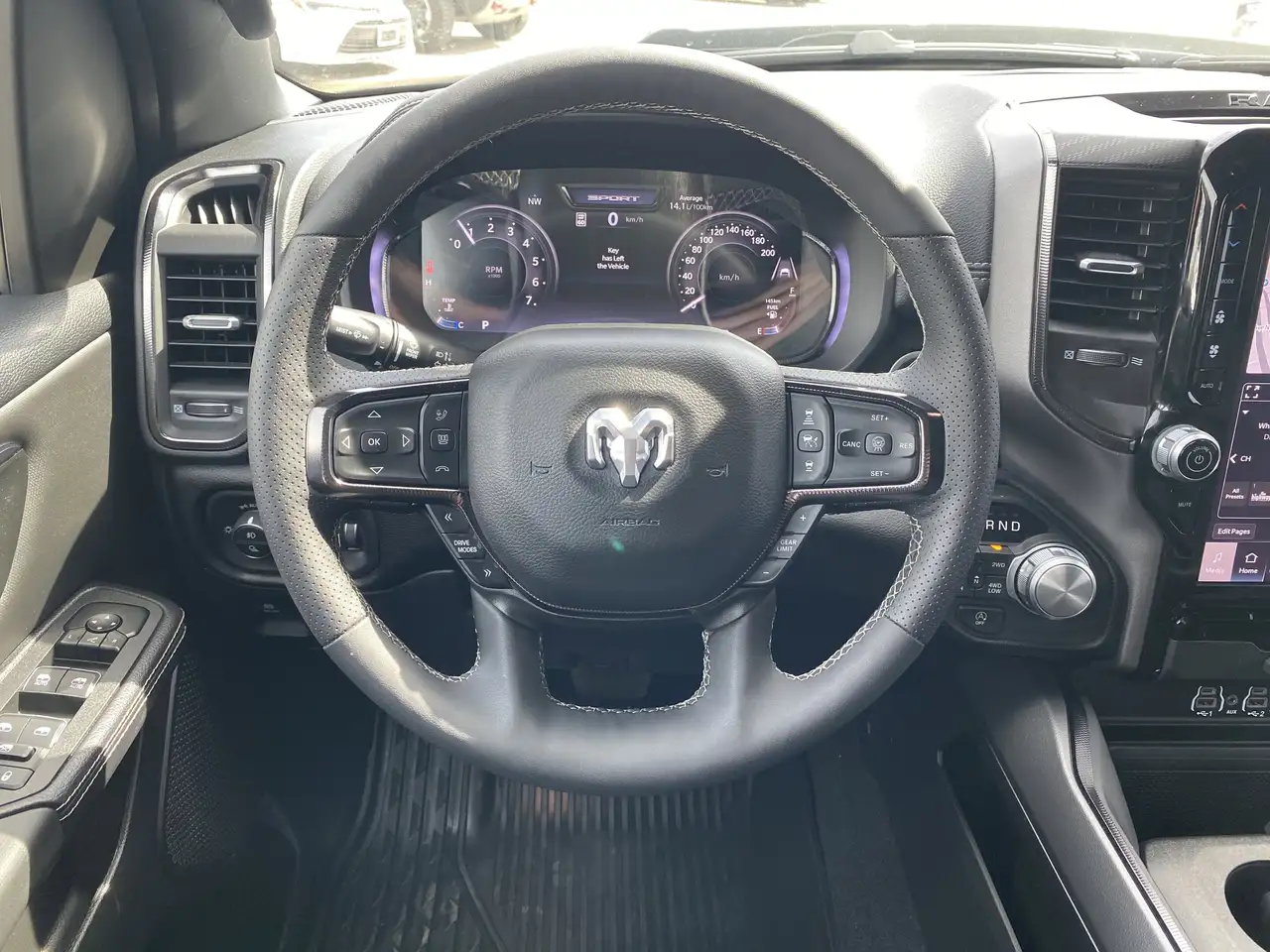 RAM 1500 снимка RAM 1500