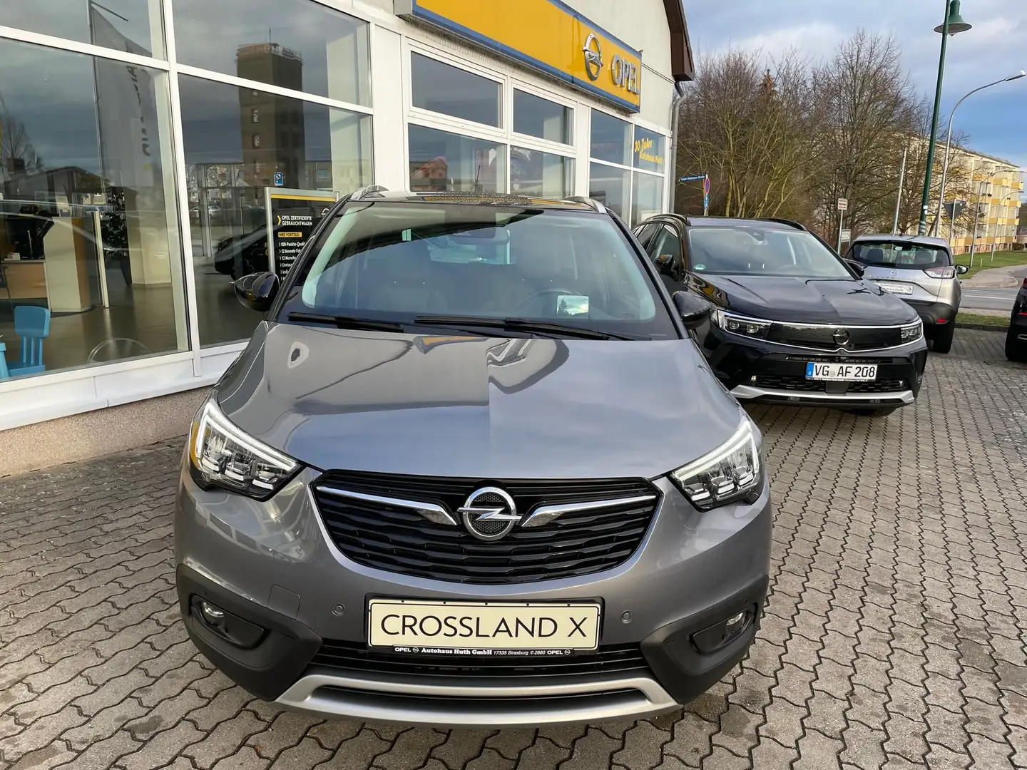 Opel Crossland X 1.2 Start/Stop Ultimate Gris - 2