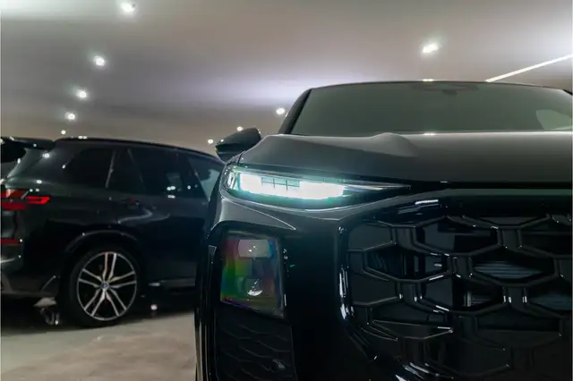Audi Q3 view 9