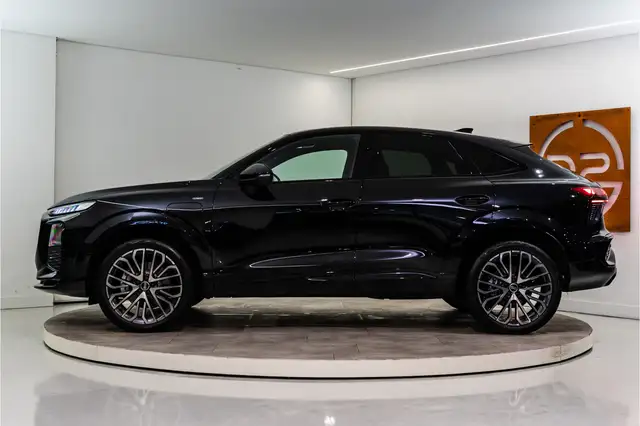 Audi Q3 view 2