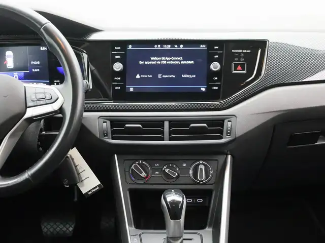 Volkswagen Polo view 8