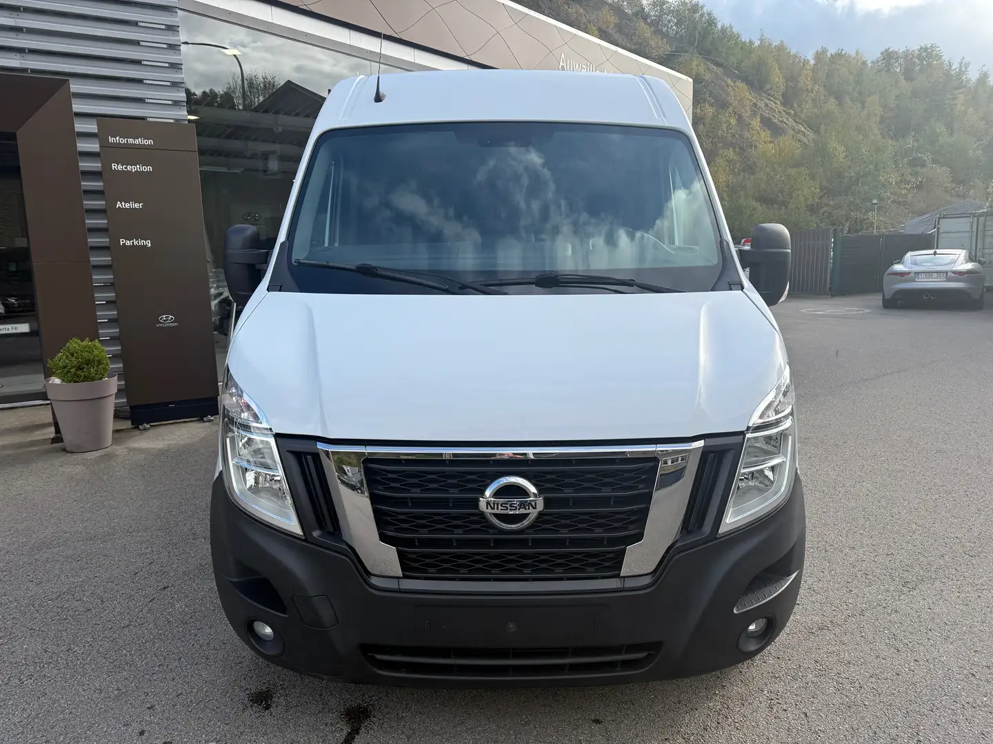 Nissan NV400 2.3 dCi L2H2 *TVA* Wit - 2