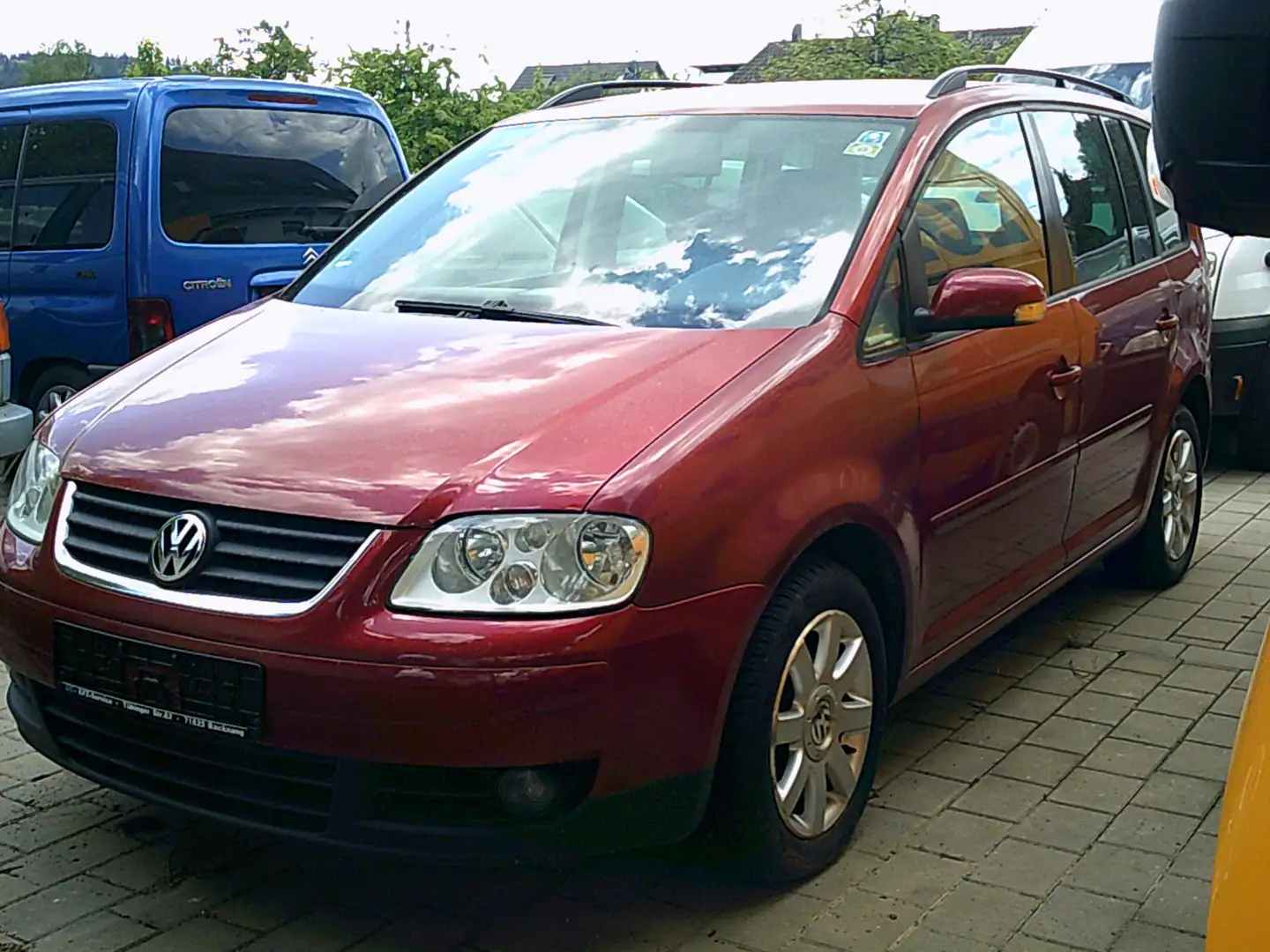 Volkswagen Touran 1.9 TDI Highline Rojo - 2
