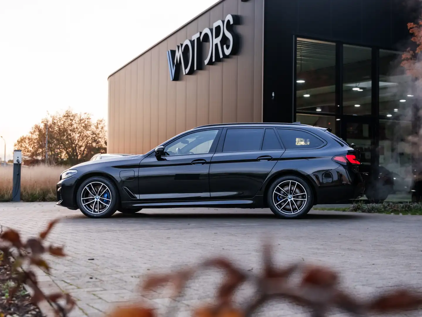 BMW 530 530e Touring - M-pack - H&K - 360° - Shadowline Noir - 2