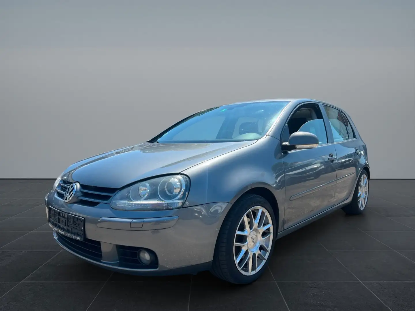 Volkswagen Golf 5 V *2.0 TDI*limo* NAVI*AHK* - 1