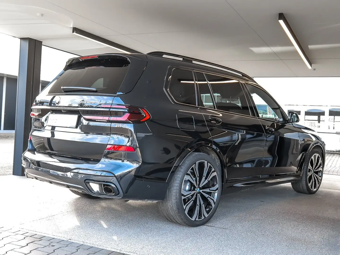 BMW X7 xDrive40d M Sport HUD PANO ACC AHK RFK NAVI Schwarz - 2