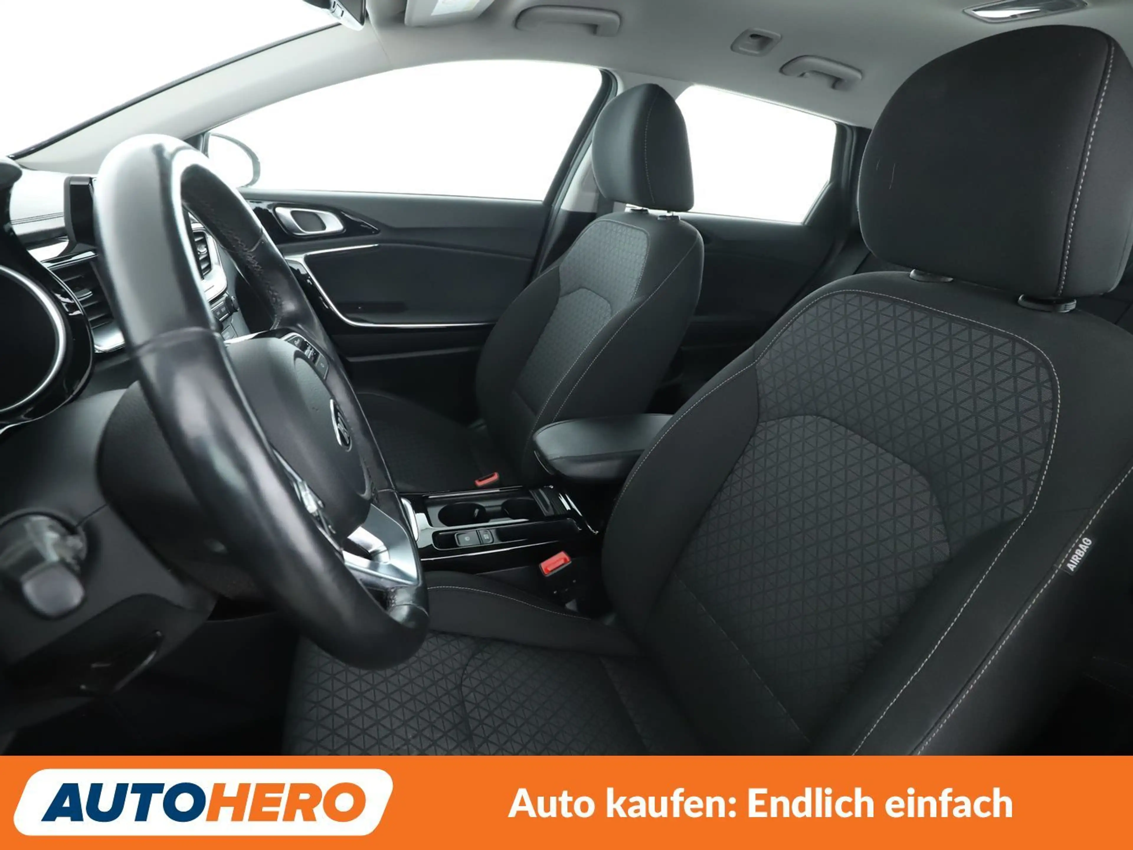Kia Ceed / cee'd 1.6 CRDi Spirit Aut.*NAVI*ACC*CAM*PDC*SHZ*AHK*ALU* — photo 13