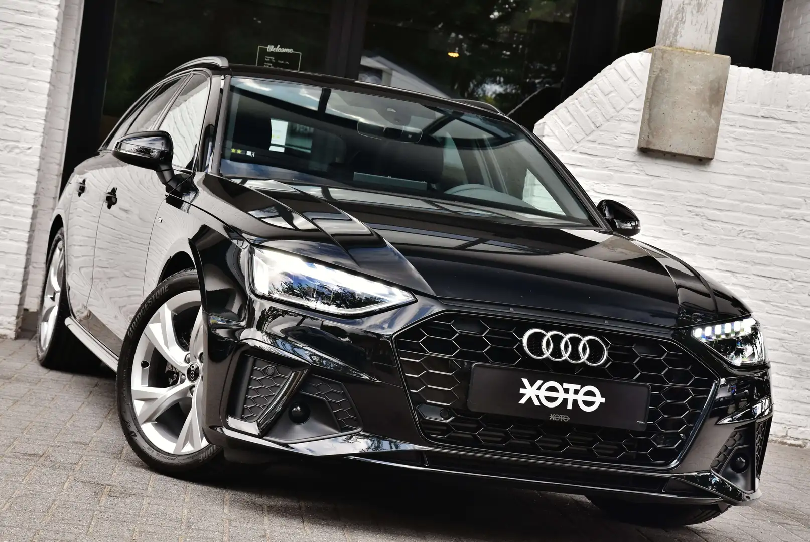 Audi A4 AUT. 35 TFSI S LINE *** COCKPIT / TOP CONDITION ** Schwarz - 2