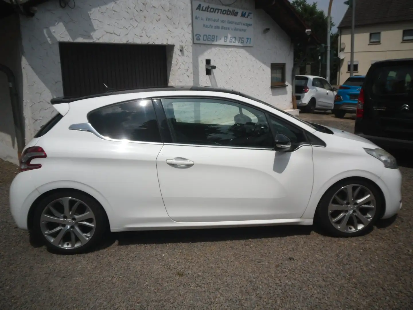 Peugeot 208 Allure Volleder Navi Sitzheizung 112000KM Weiß - 1