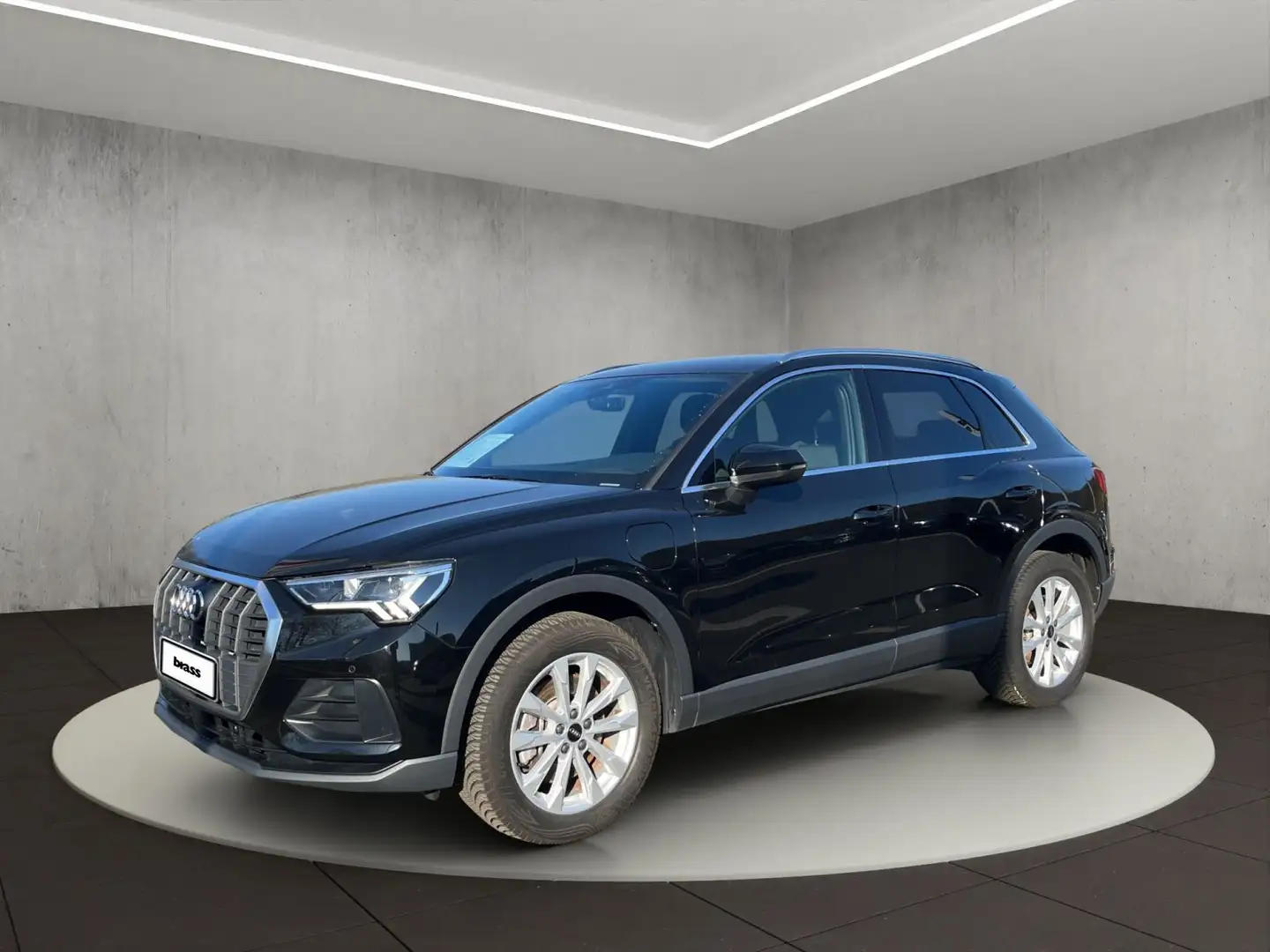 Audi Q3 45 TFSI e 180(245) kW(PS) S tronic Schwarz - 1