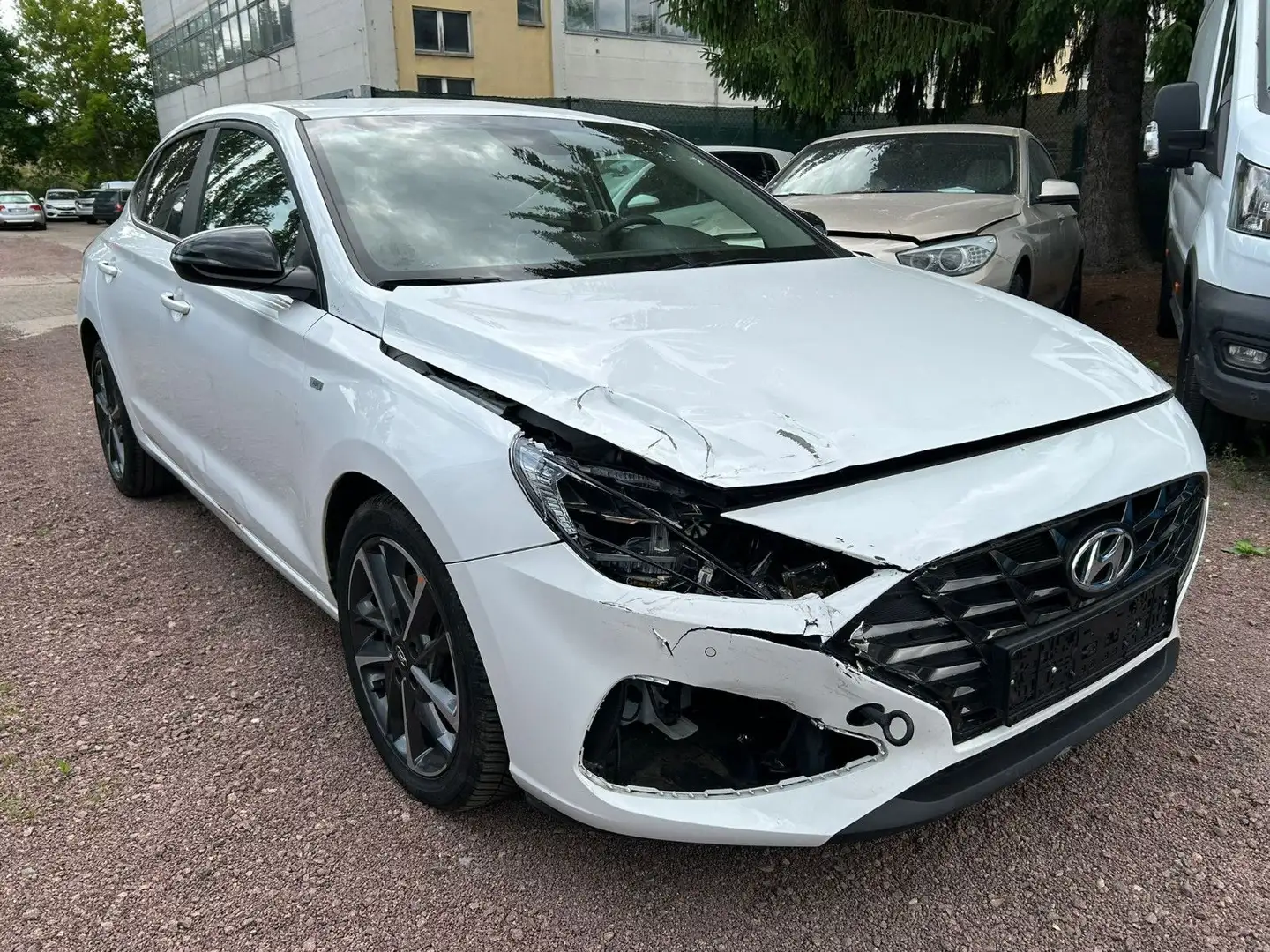 Hyundai i30 Fastback Edition MHEV Mild Hybrid Blanco - 2