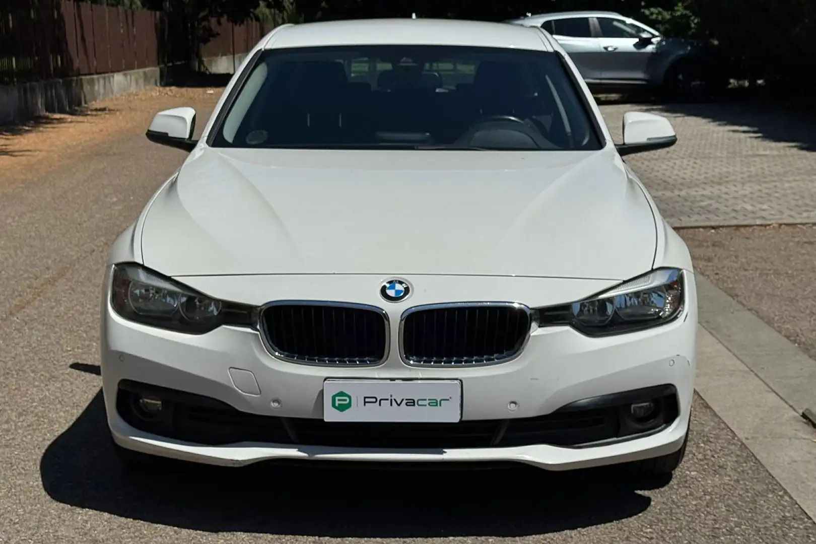 BMW 320 320d Touring Business Advantage aut. Blanc - 2