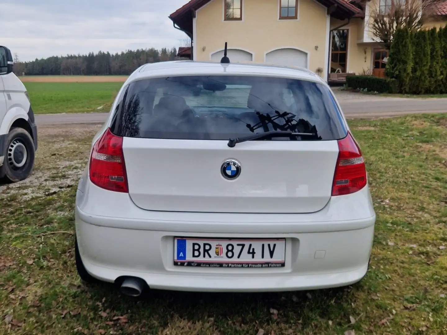 BMW 118 118d Advantage Weiß - 2
