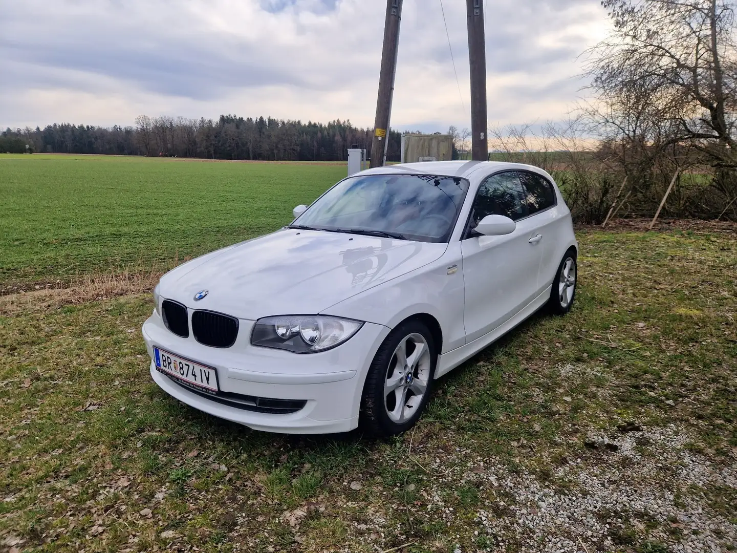 BMW 118 118d Advantage Weiß - 1