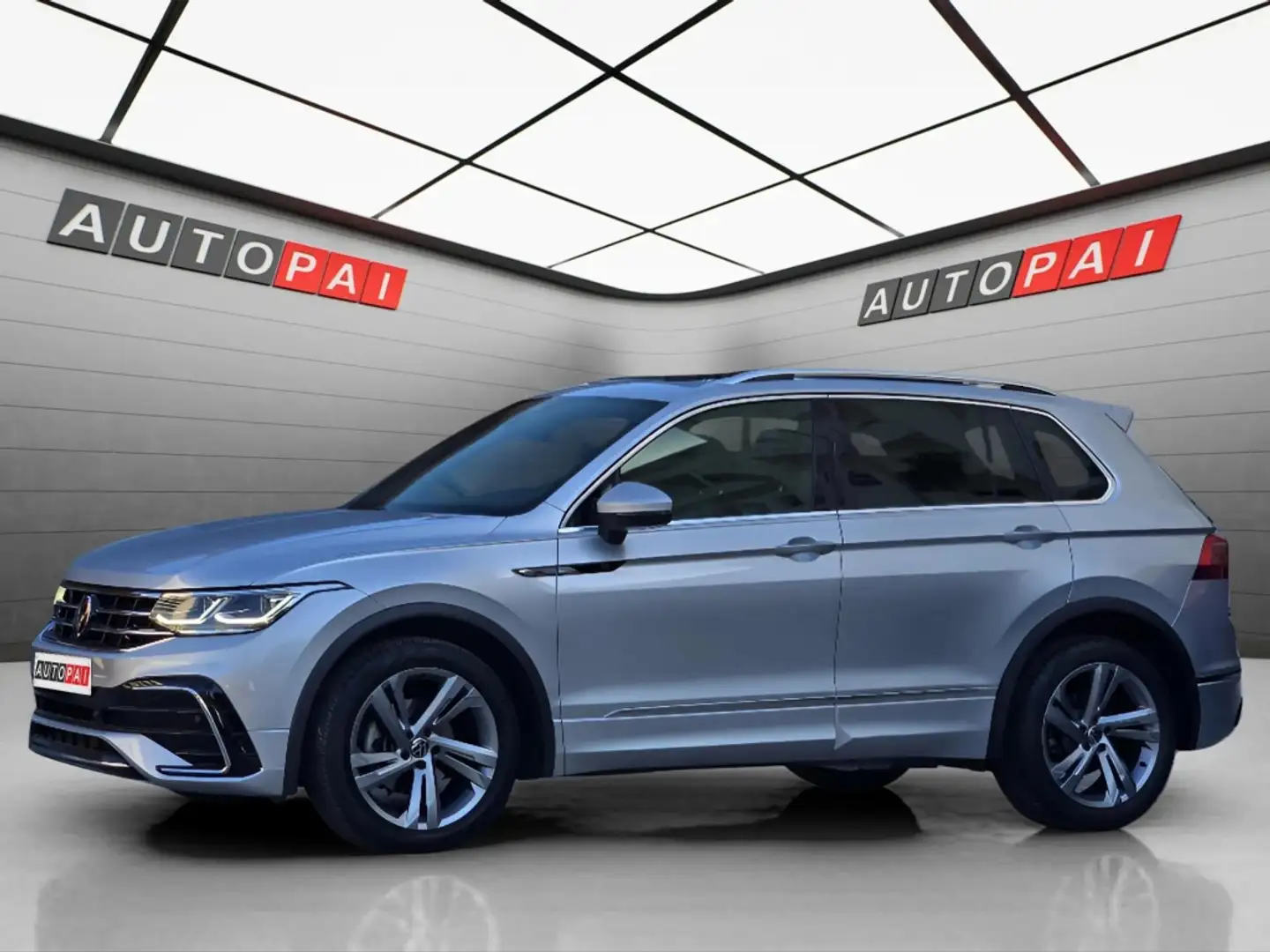 Volkswagen Tiguan 2.0TDI R-Line 4Motion DSG 110kW Plateado - 1