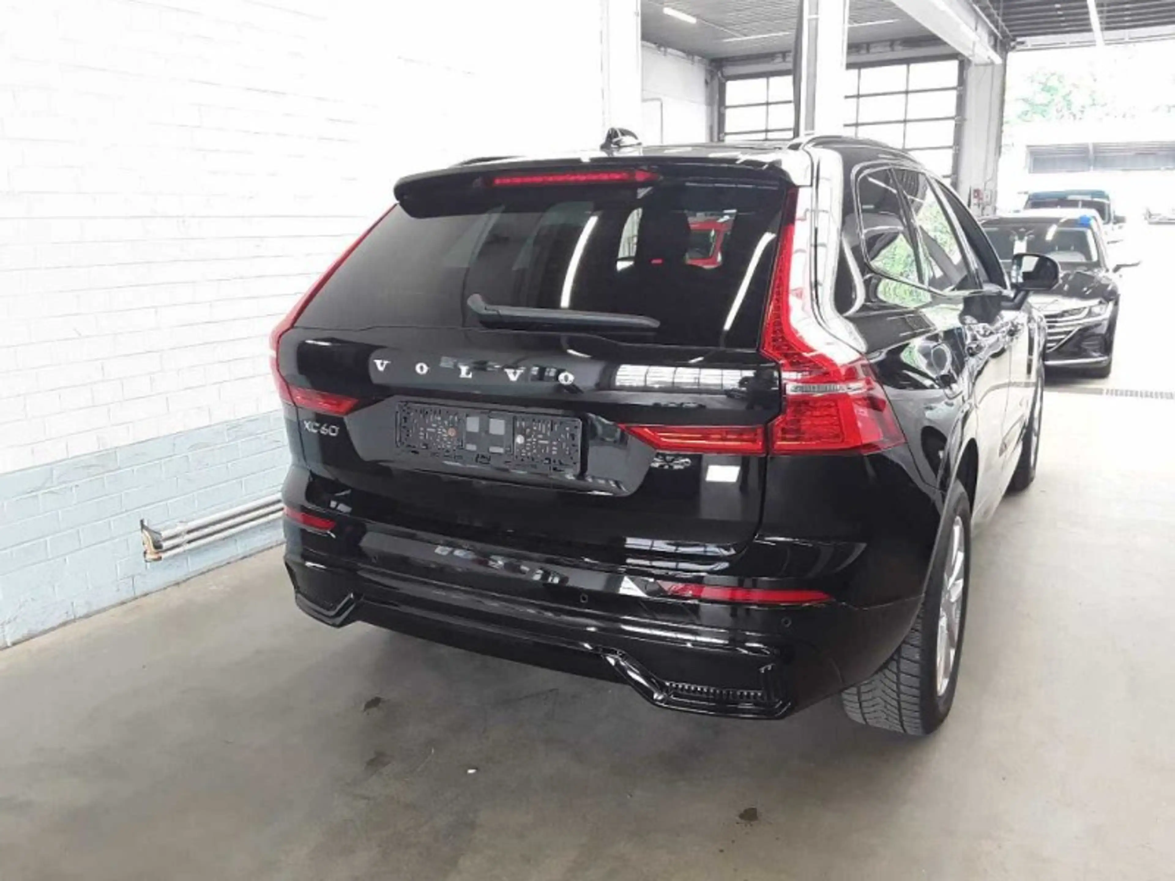 Volvo XC60 R Design*Plug-In*AWD*Pano*AHK*Harman K*Navi — photo 2