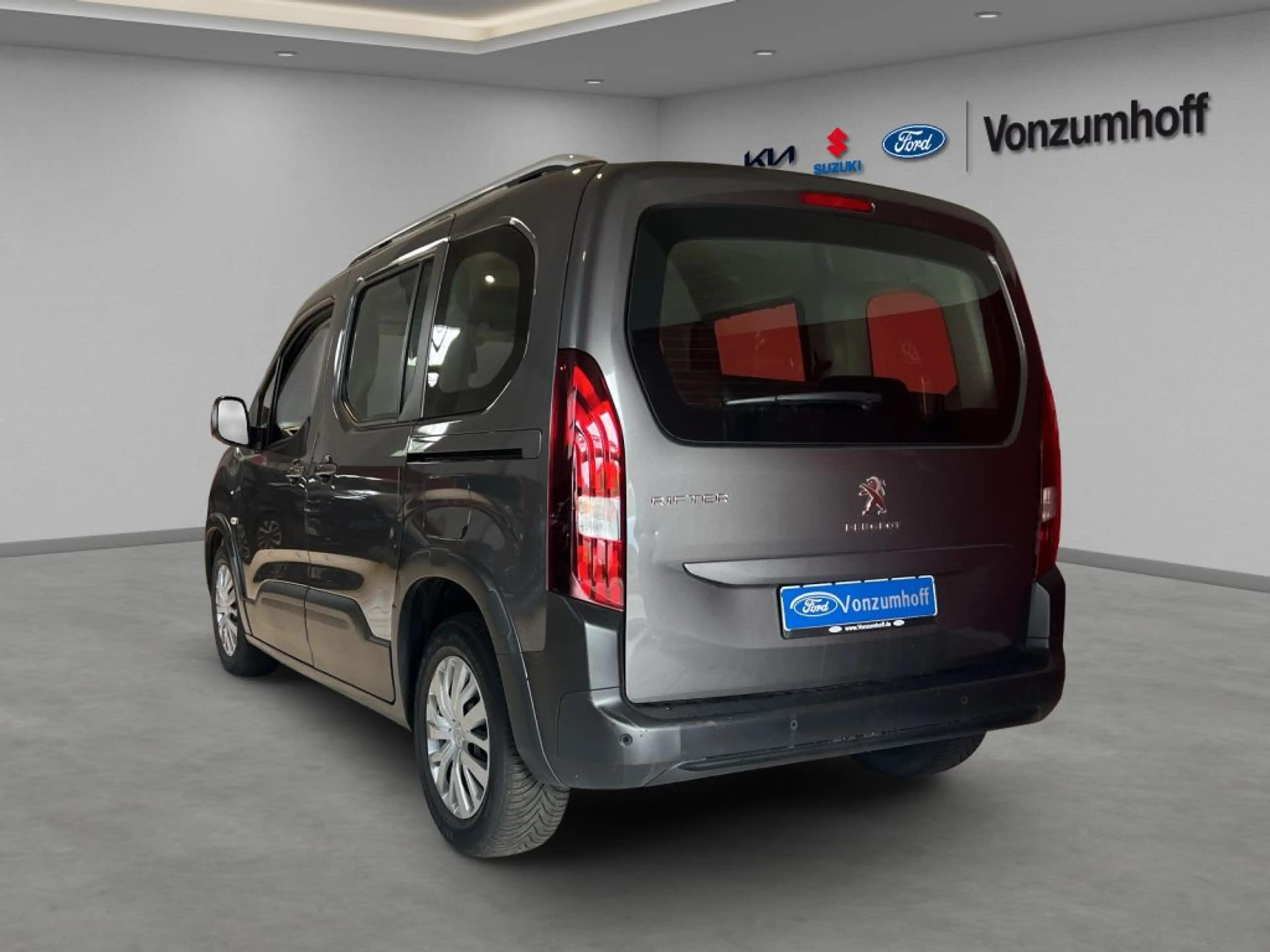 Peugeot Rifter BlueHDI 130 L1 EAT8 Active — photo 3