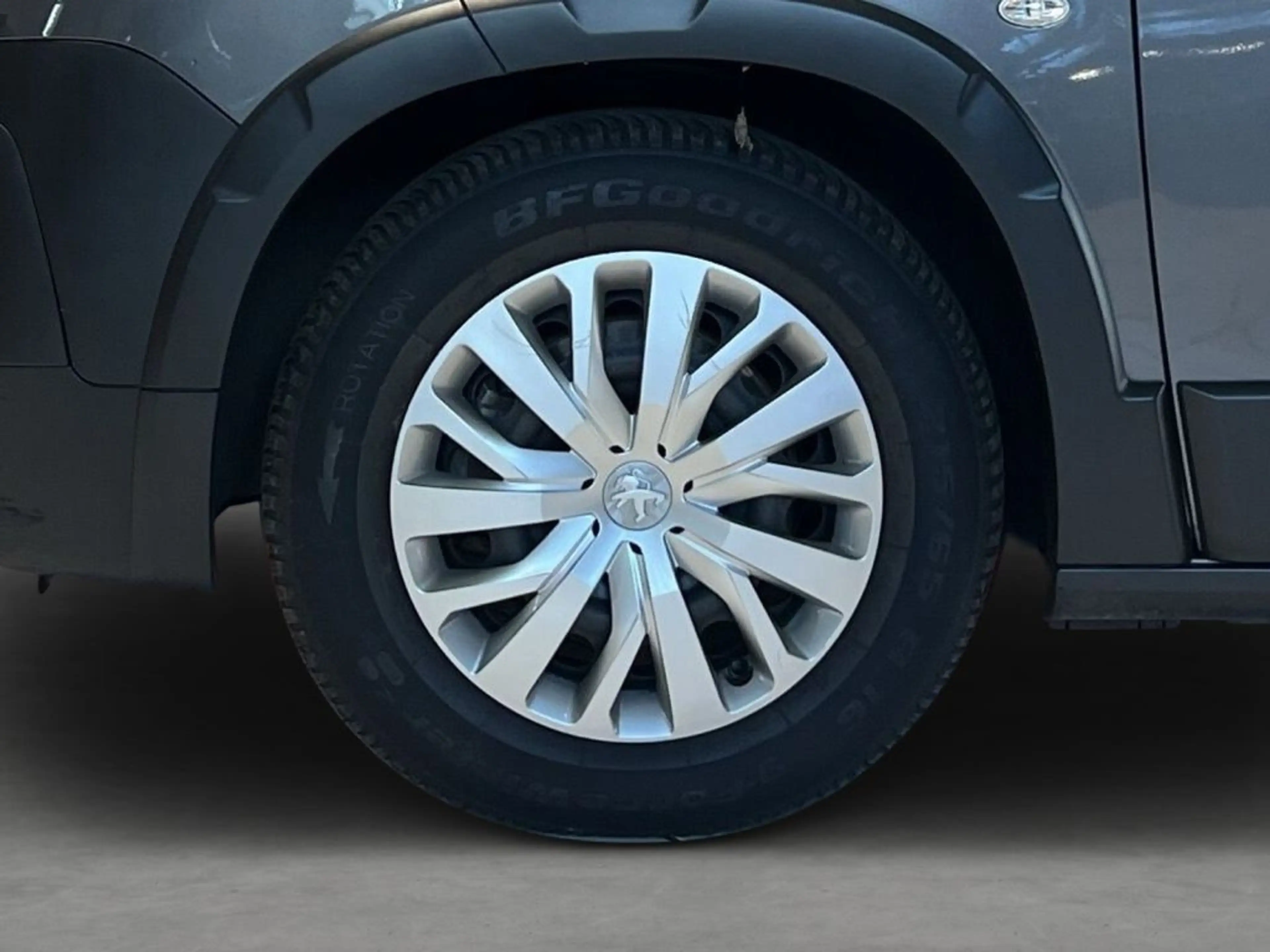 Peugeot Rifter BlueHDI 130 L1 EAT8 Active — photo 8