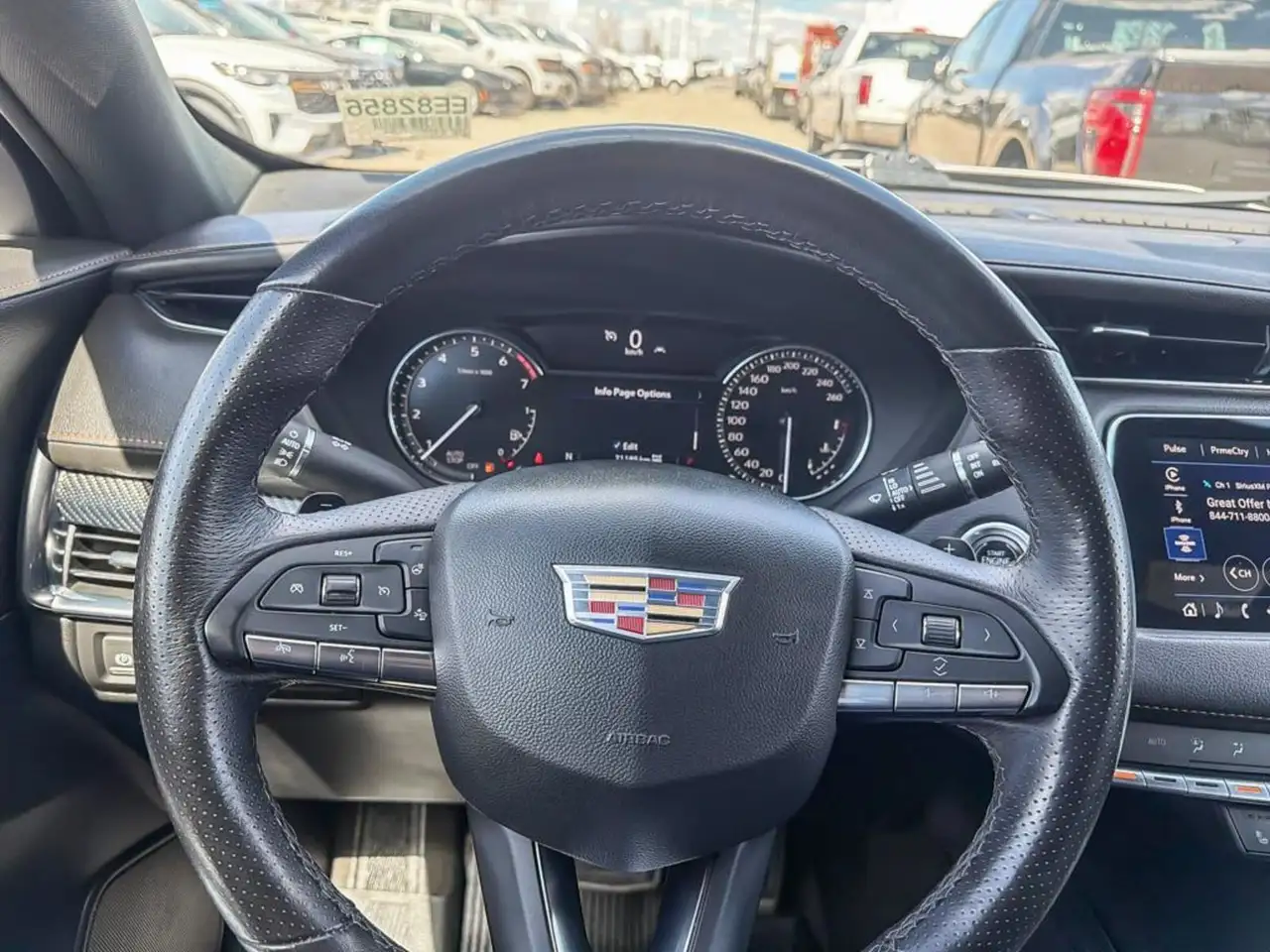 Cadillac XT4 снимка Cadillac XT4