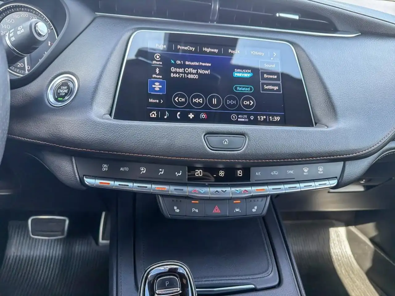 Cadillac XT4 снимка Cadillac XT4
