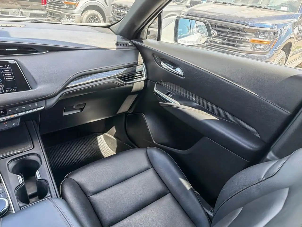 Cadillac XT4 снимка Cadillac XT4