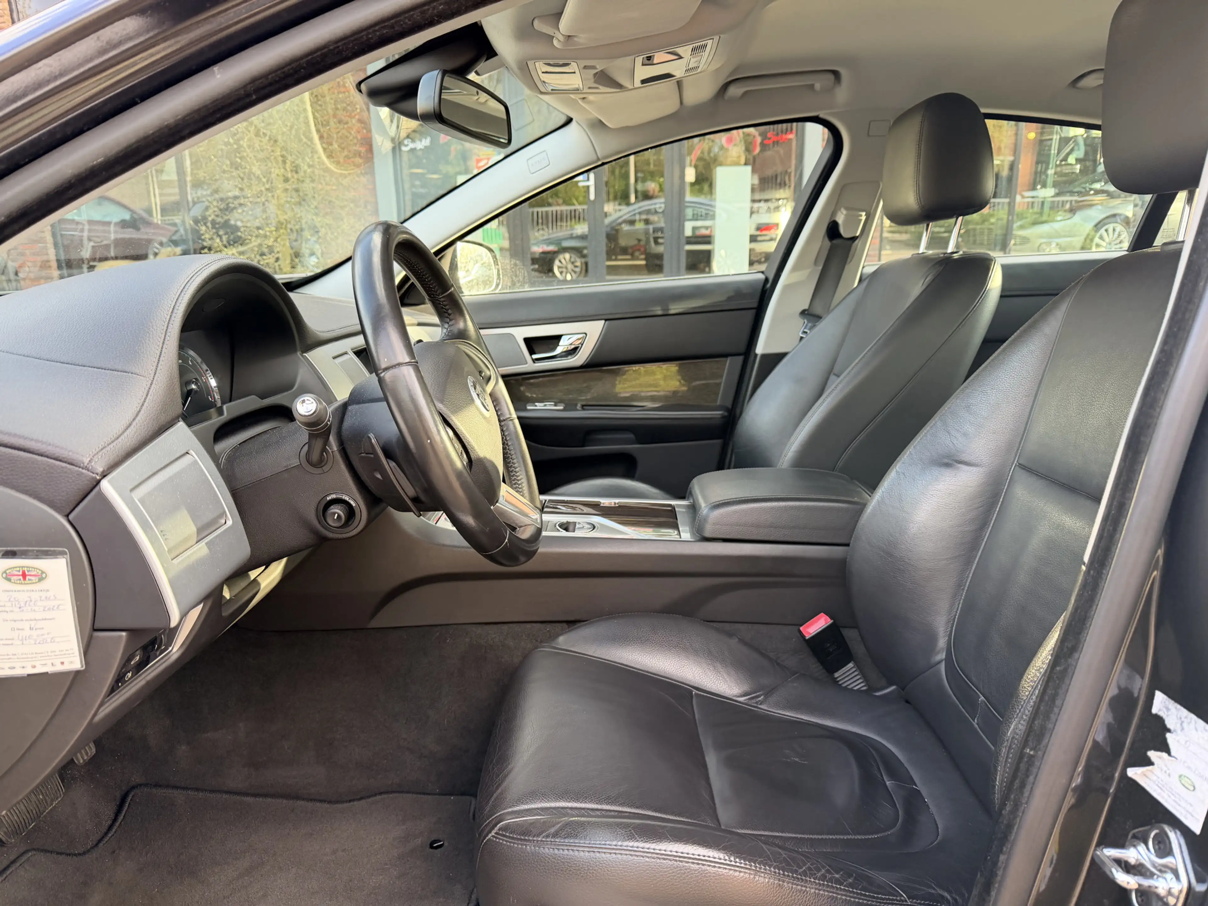 Jaguar XF 2.2D Premium Luxury — photo 5