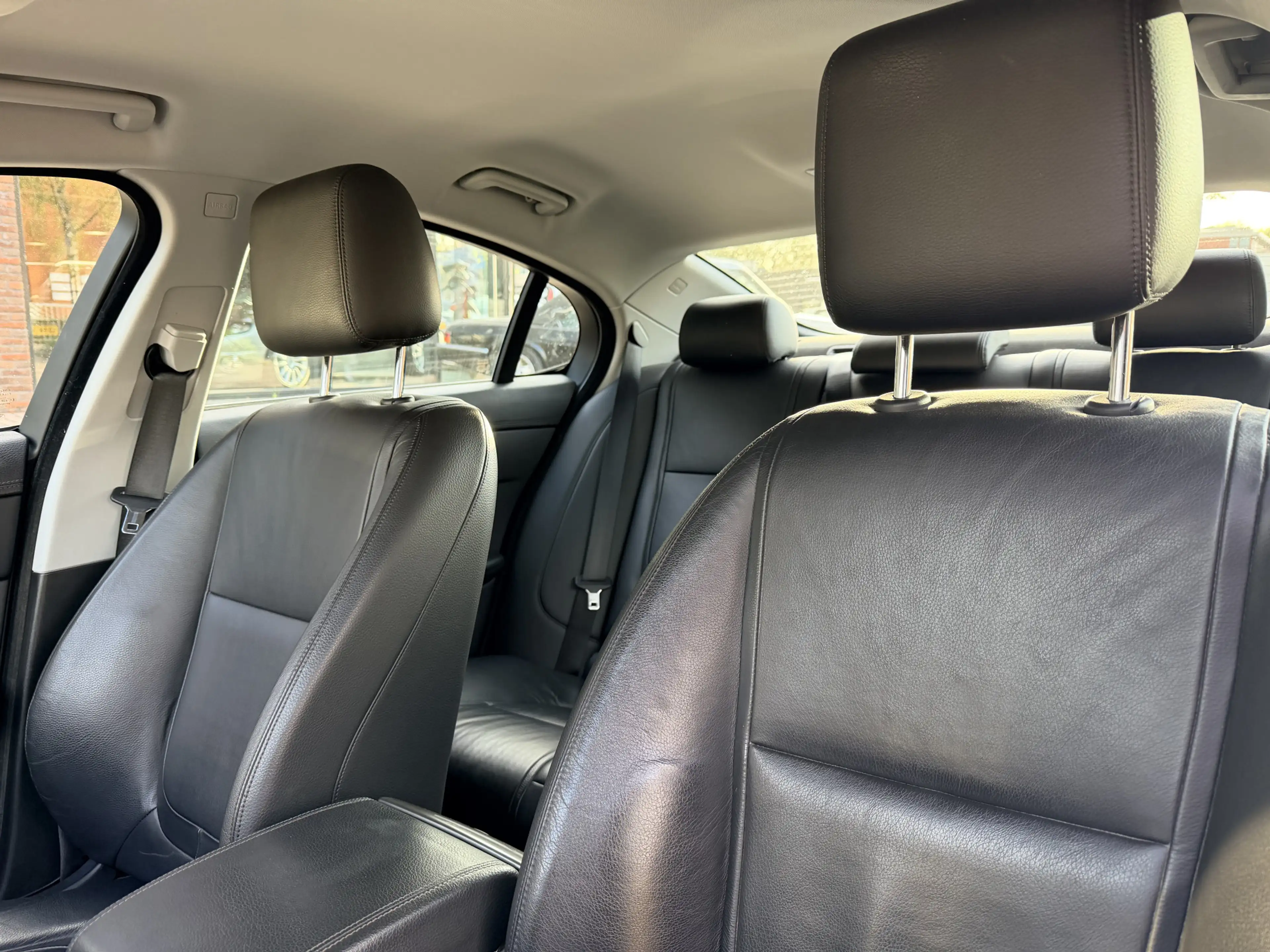 Jaguar XF 2.2D Premium Luxury — photo 7