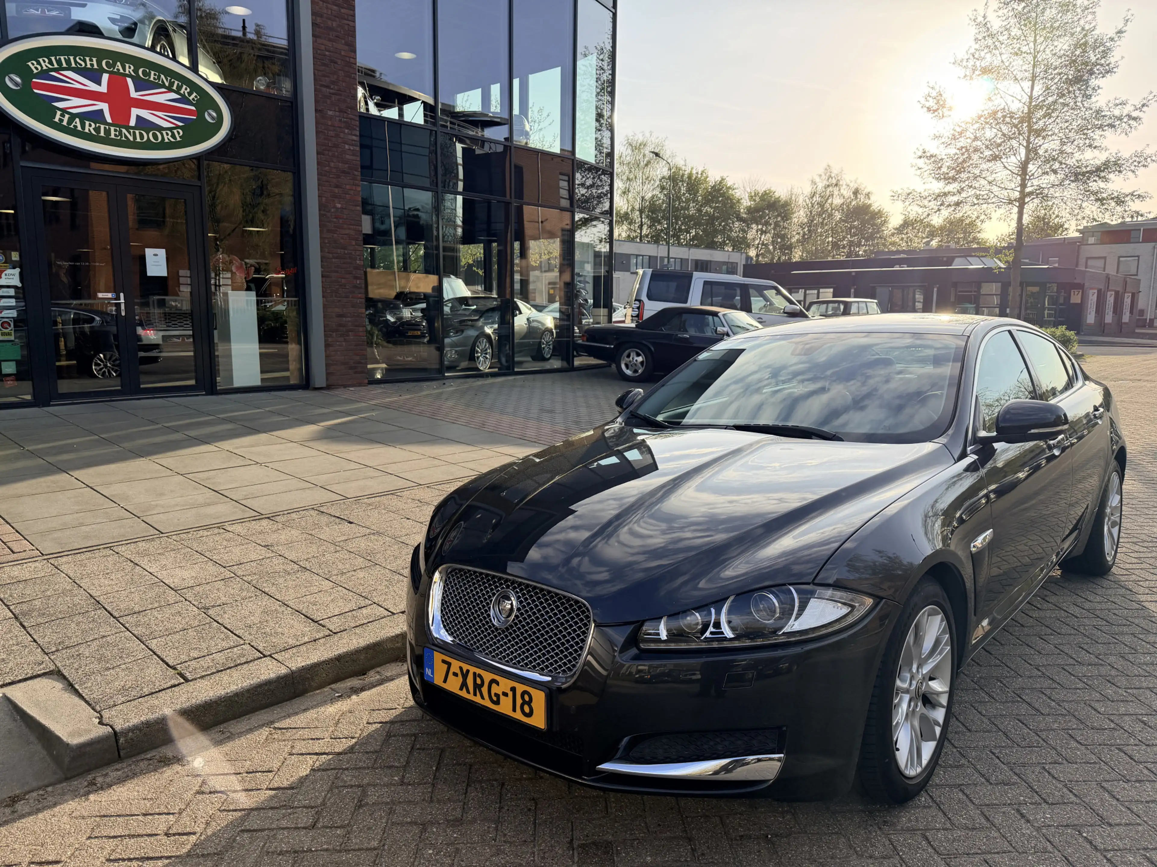 Jaguar XF 2.2D Premium Luxury — photo 6