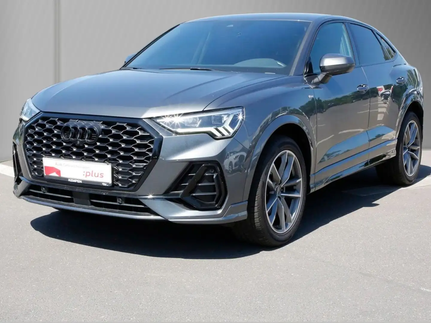 Audi Q3 Sportback 35 TFSI S line LED AKN Business Grijs - 2