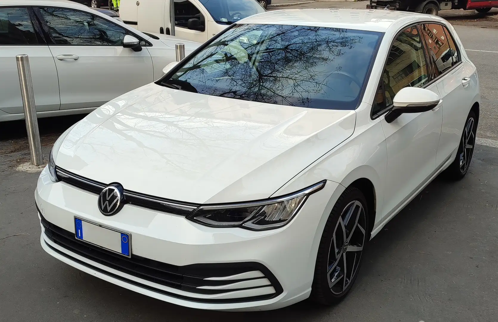 Volkswagen Golf 8 TGI Style 130cv DSG Bianco - 1