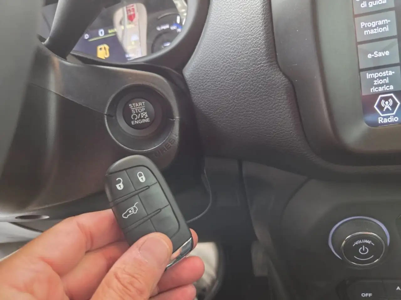 Jeep Renegade 1.3 T4 180CV PHEV 4xe AT6 Limited, миниатюра 15