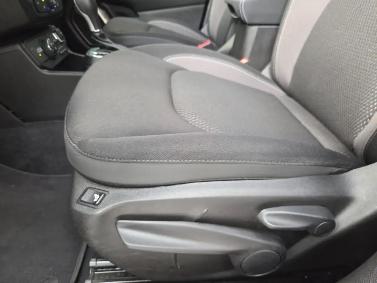 Jeep Renegade 1.3 T4 180CV PHEV 4xe AT6 Limited, миниатюра 8