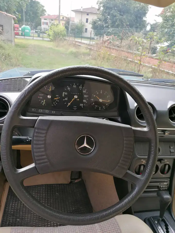 Mercedes-Benz 200 W123020, foto 9